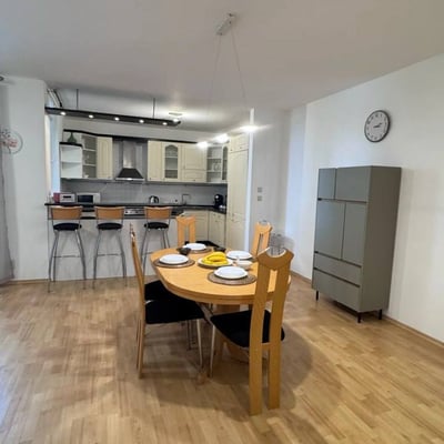 Rental of a spacious 3-room apartment, 105 m², Staré Mesto, Bratislava, Slovakia